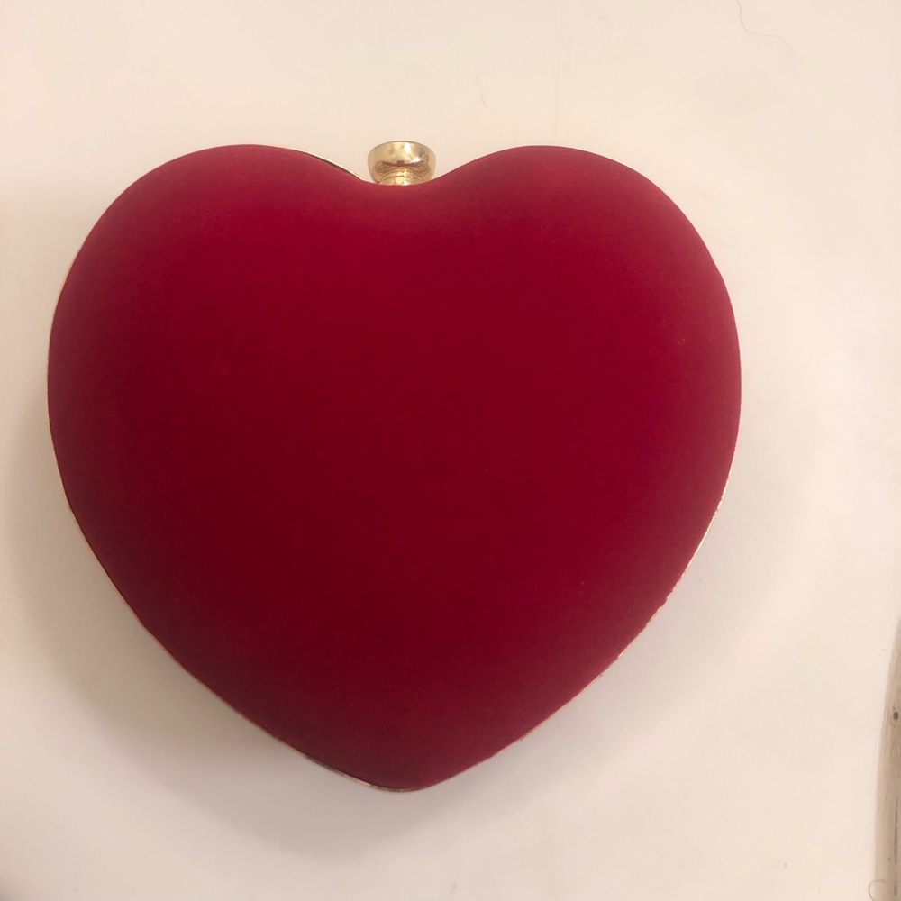 Heart shape purse! - Picture 7 of 7
